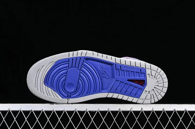 All categories Air Jordan Jordan series basketball shoes Air Jordan 1 High Air Jordan 1 Zoom CMFT AJ1 Joe 1 gray and purple color matching DV1305-005